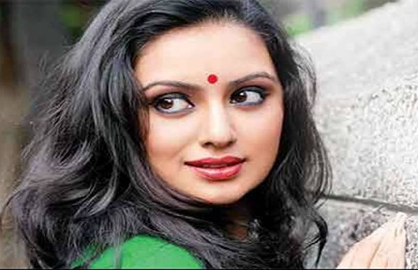 श्रुति मराठे ने बुधिया सिंह- बॉर्न टू रन के साथ बॉलीवुड में डेब्यू किया और उन्होंने राधा हाय बावरी जैसे टेलीविजन शो में भी अभिनय किया है। श्रुति मराठे ने बुधिया सिंह- बॉर्न टू रन के साथ बॉलीवुड में डेब्यू किया और उन्होंने राधा हाय बावरी जैसे टेलीविजन शो में भी अभिनय किया है।