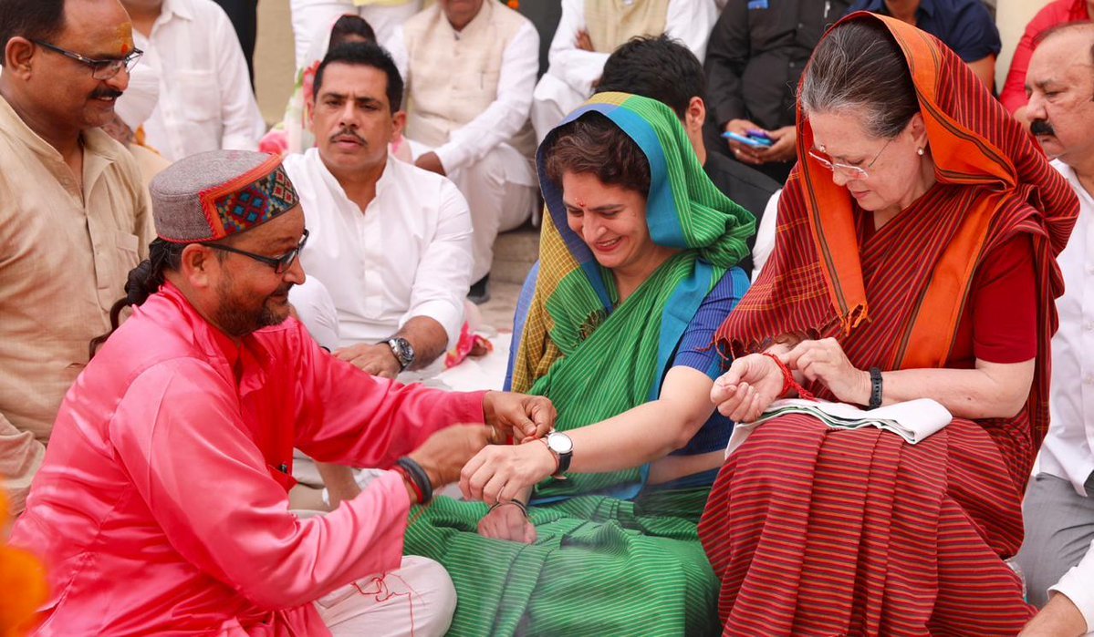 Sonia Gandhi, Smriti Irani, Sonia Gandhi havan, Smriti irani pooja, Sonia Gandhi nominations, Amethi, rae bareli, Smriti irani nomination, Uttar pradesh, Lok Sabha elections,