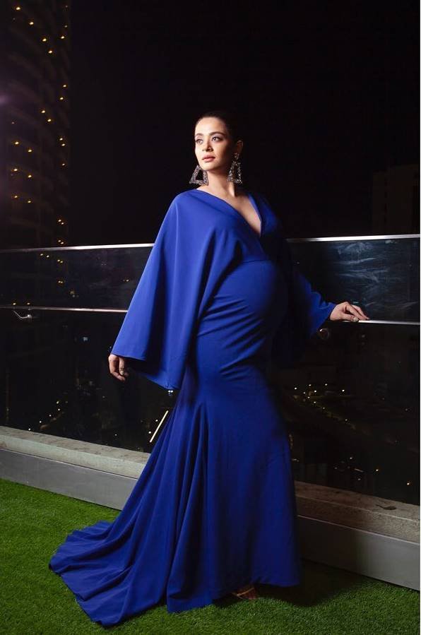 surveen chawla, surveen chawla became mothe, baby girl, Surveen Chawla Gives Birth A Baby Girl, Recently surveen chawla pregnant, surveen chawla godh bharai, surveen chawla baby shower, hate story 2 , kahiin to hoga, surveen chawla share mothe feeling, surveen chawla Birth Baby Girl,