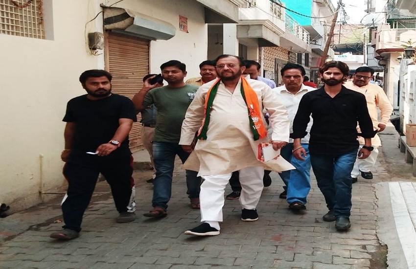 कैबिनेट मंत्री सुरेश खन्ना। (फोटो सोर्स: सुरेश खन्ना ट्विटर हैंडल)