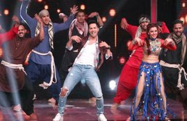 varun dhawan, varun dhawan dance, first class, varun dhawan first class, varun dhawan dance video, varun dhawan sangeet performance, varun dhawan videos, natasha dalal, varun dhawan news
