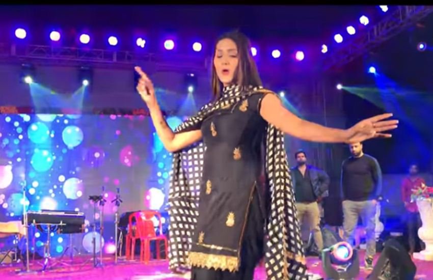 Sapna Choudhary का डांस वीडियो वायरल।
