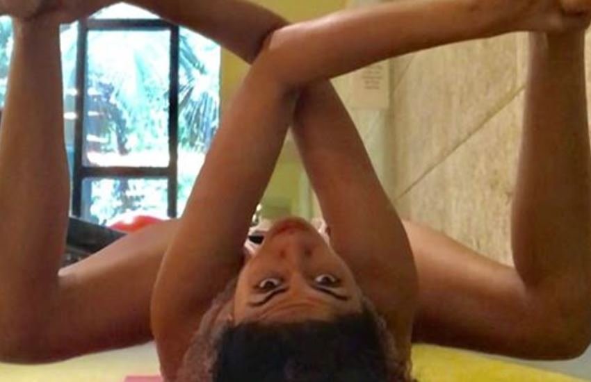 kavita kaushik, kavita kaushik unbelievable yoga aasan, Kavita Kaushik, Tv actress Kavita Kaushik, Kavita Kaushik making people aweful with her yoga, users trolls, users are trolling chandramukhi choutala , entertainment news, bollywood news, television news, entertainment news