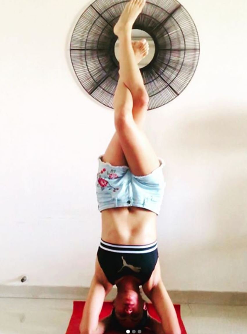 kavita kaushik, kavita kaushik unbelievable yoga aasan, Kavita Kaushik, Tv actress Kavita Kaushik, Kavita Kaushik making people aweful with her yoga, users trolls, users are trolling chandramukhi choutala , entertainment news, bollywood news, television news, entertainment news