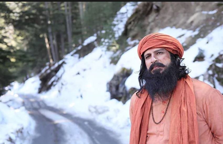 PM Narendra Modi Box Office Collection Day 5: फिल्म के एक सीन में विवेक ओबेरॉय