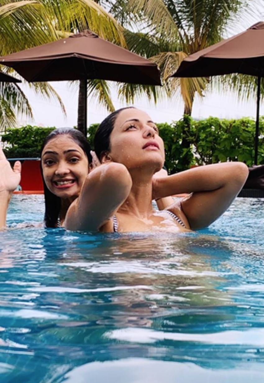 Hina Khan, Pooja Banerjee, Erica Fernandez, Erica Fernandez enjoying underwater, Erica Fernandez hot pictures, Erica Fernandez, hina khan and Erica Fernandez, pictures of Erica Fernandez, Kasautii Zindagii Kay actresses in swimming pool, Erica Fernandez doing fun, Erica Fernandez and hina khan having fun together, entertainment news, bollywood news, television news, entertainment news,