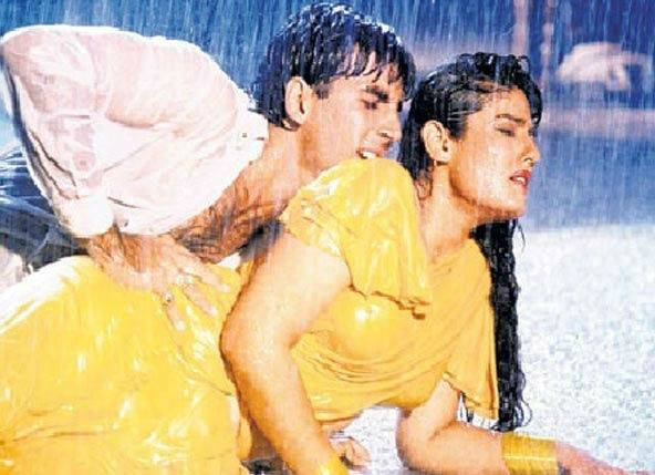"Kareena Kapoor, Bollywood, De Pyaar De, Madhuri Dixit, Raveena Tandon, Sonam Kapoor Ahuja, Yeh Jawaani Hai Deewani, Katrina Kaif, Satyam Shivam Sundaram, Rakul Preet Singh, Aishwarya Rai Bachchan, Mr India, Lady Padukone, Ajay Devgn, Zeenat Aman, Deepika Padukone