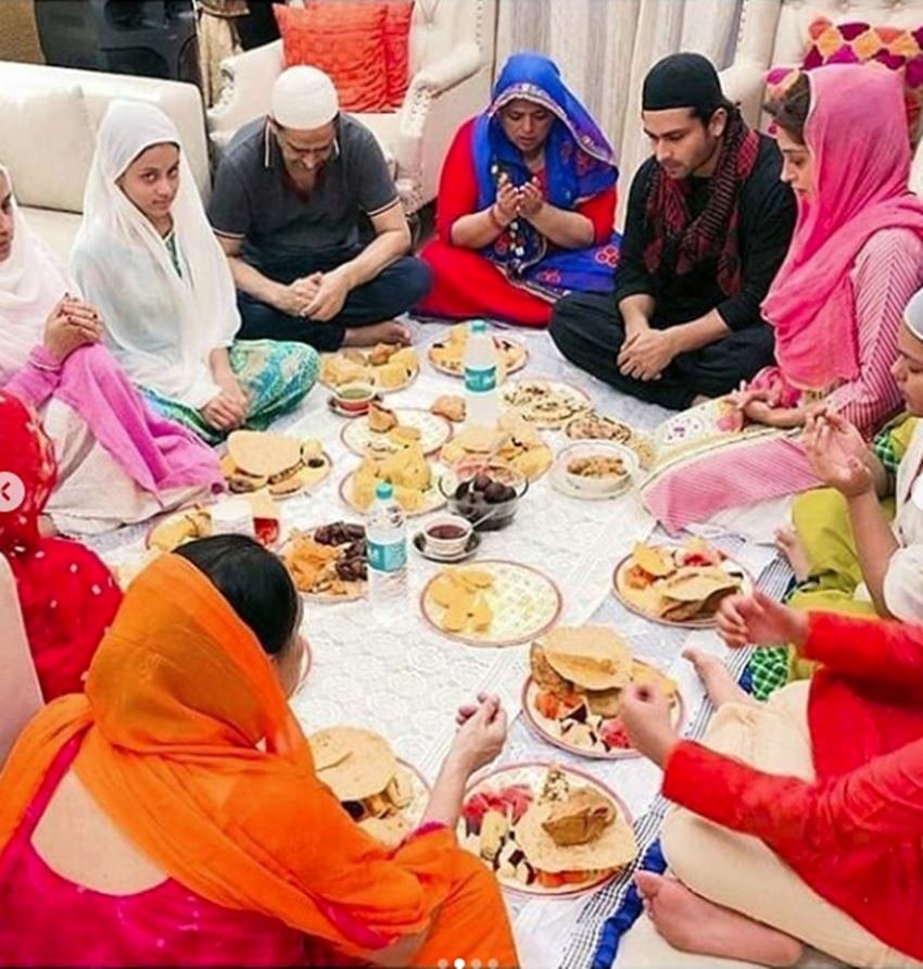 Dipika Kakkar and Shoaib Ibrahim, TV populer couple Dipika Kakkar and Shoaib Ibrahim, TV POWER COUPLE Dipika Kakkar and Shoaib Ibrahim, Dipika Kakkar and Shoaib Ibrahim, Dipika Kakkar and Shoaib Ibrahim enjoying ifftar party together, Dipika Kakkar and Shoaib Ibrahim with their family, Dipika Kakkar and Shoaib Ibrahim, colorful pictures OF Dipika Kakkar and Shoaib Ibrahim, ENTERTAINMENT NEWS, BOLLYWOOD NEWS, TELEVISION NEWS, ENTERTAINMENT NEWS
