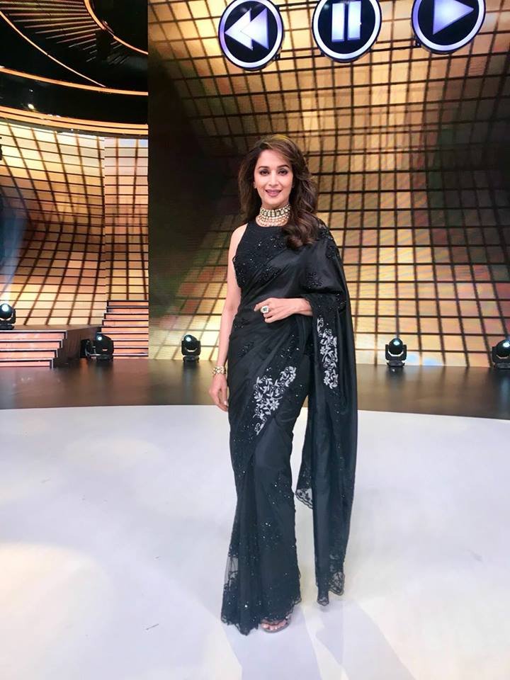 jansatta photo gallery, jansatta photos, madhuri dixit, madhuri dixit birthday looks, madhuri dixit latest photos, madhuri dixit fashion, madhuri dixit smile, madhuri dixit saris, madhuri dixit ethnic saris