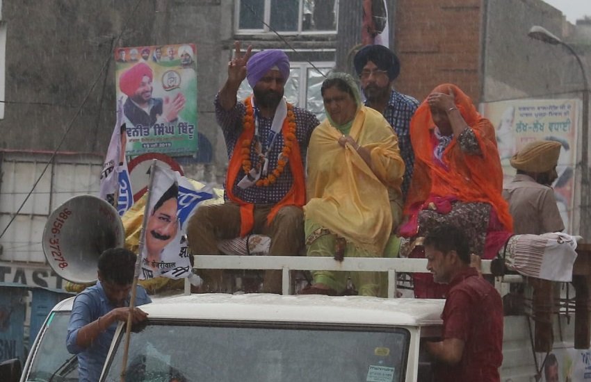 Rain in Road Show