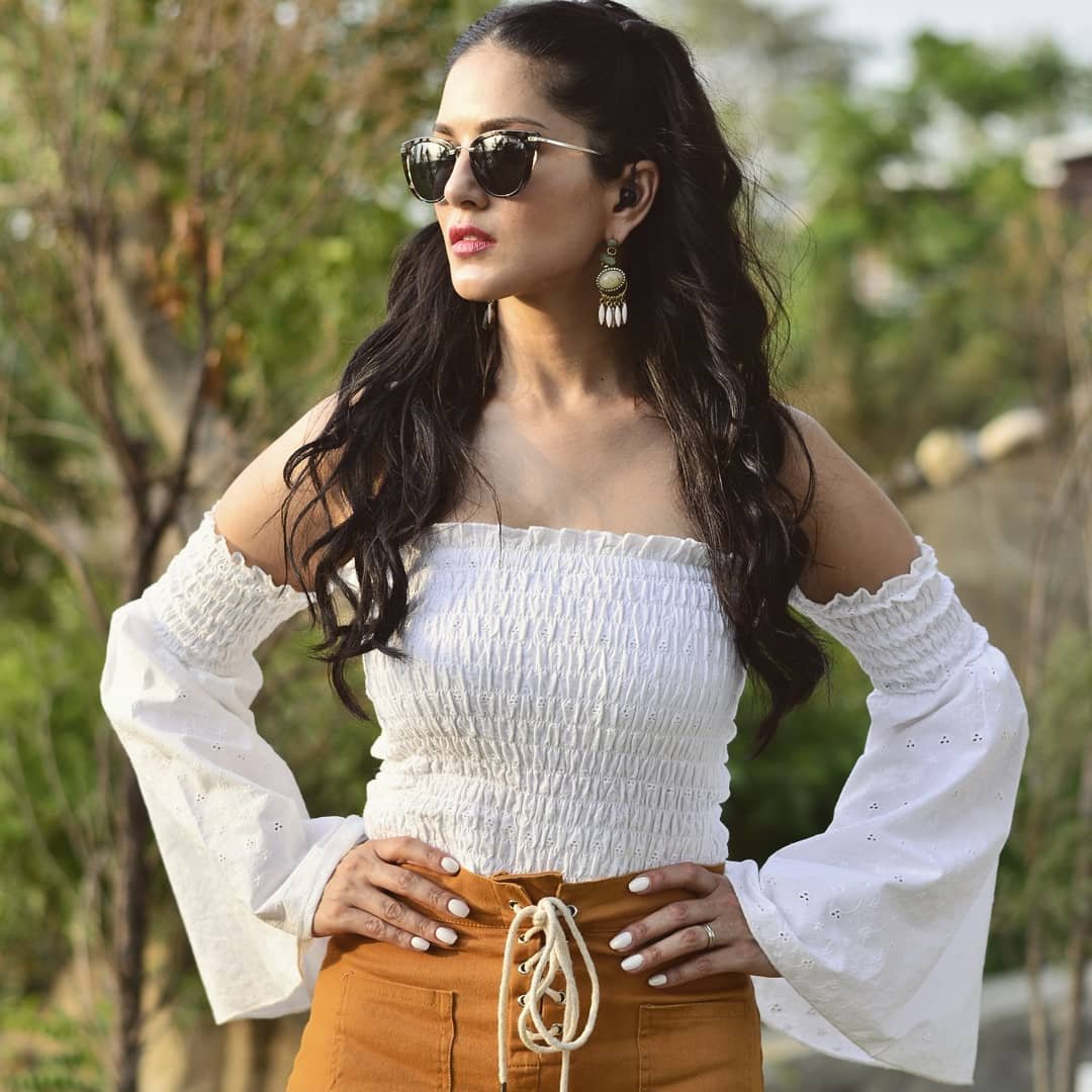 sunny leone, Sunny leone Birthday, Sunny leone Happy Birthday, Sunny leone Pics, Sunny leone husband, Sunny leone Children, Sunny leone Car, Sunny leone age, sunny leone biopic, bold photoshoot, सनी लियोनी, बायोपिक, सनी लियोनी तस्वीरें, सनी लियोनी फिल्में, एडल्ट फिल्म