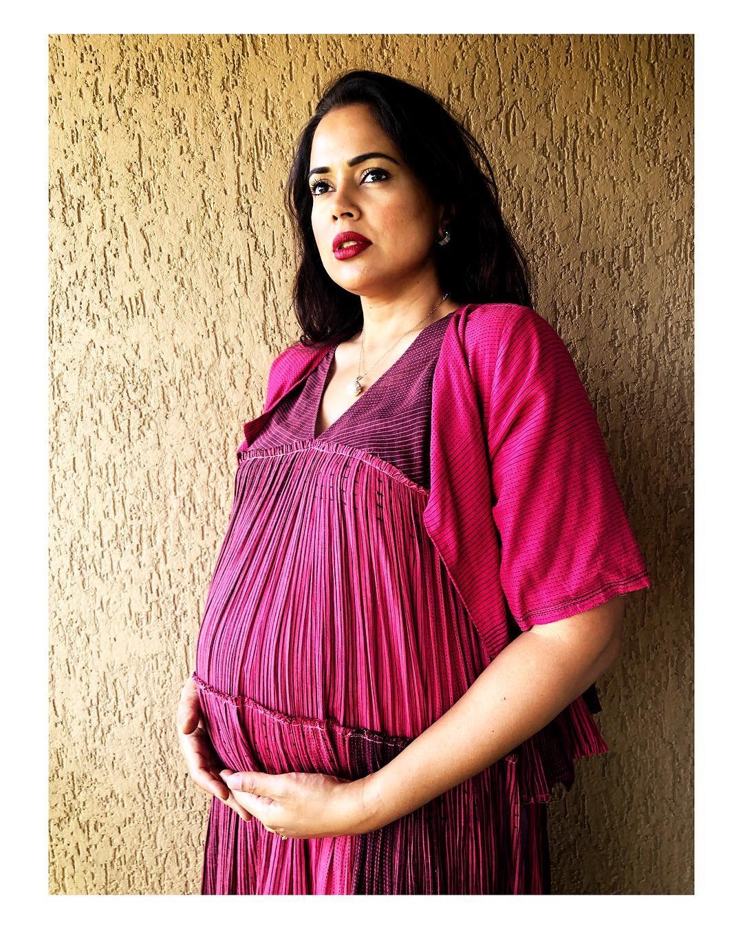 sameera reddy,Sameera Reddy pregnant,Sameera Reddy Instagram