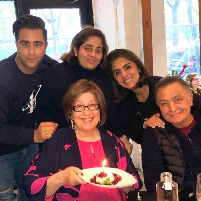 deepika padukone meets rishi kapoor, neetu kapoor instagram, deepika meets rishi neetu in nyc, rishi kapoor cancer free, rishi kapoor in nyc, deepika padukone met gala, deepika padukone in nyc