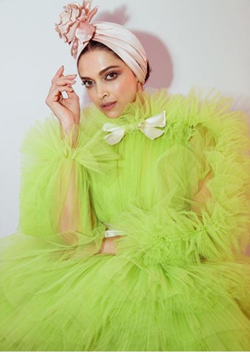 Deepika Padukone, Deepika Padukone, social media users slay deepika padukone for dressing parrot color, dress in can Deepika Padukone cannes 2019 red carpet Dress, deepika padukone trolled in social media, entertainment news, bollywood news, television news