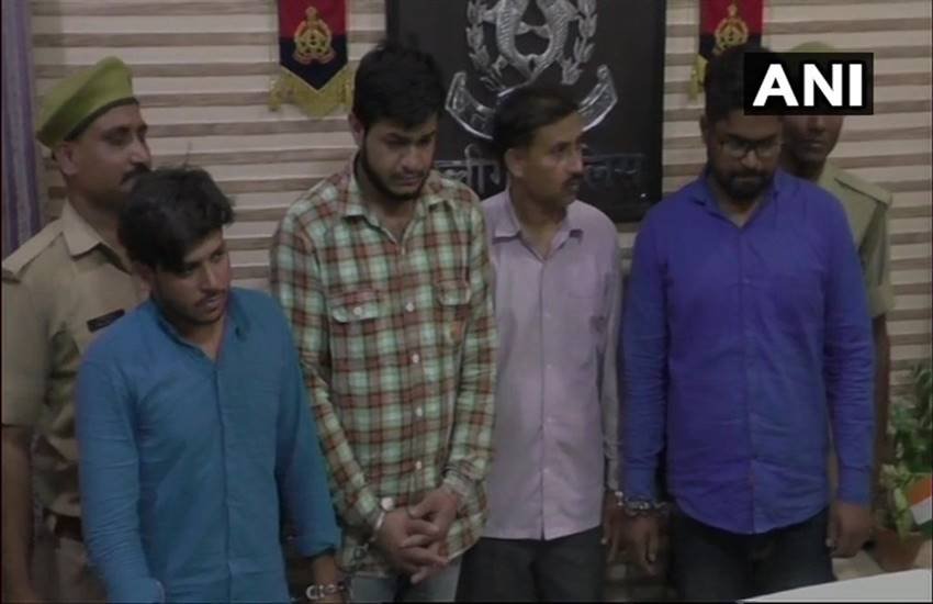 पेपर लीक करने के आरोप में पकड़े गए आरोपी। (Photo: ANI)