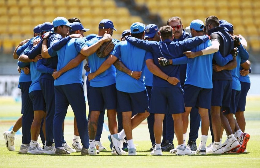 इंग्लैंड रवाना होने से पहले रवि शास्त्री ने की प्रेस कांफ्रेंस (फोटो सोर्स- ravi shastri twitter)
