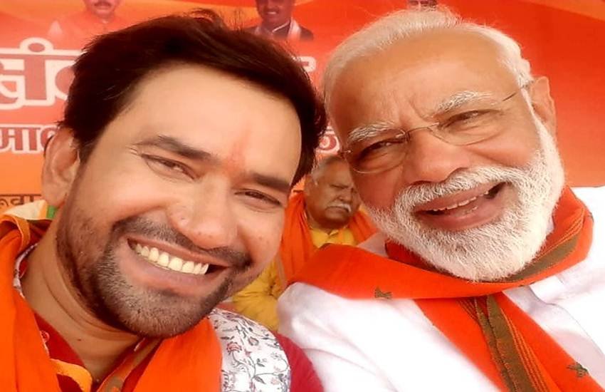 उत्तर प्रदेश के आजमगढ़ से भाजपा उम्मीदवार दिनेश लाल यादव 'निरहुआ'। (Photo: Twitter@nirahua1) उत्तर प्रदेश के आजमगढ़ से भाजपा उम्मीदवार दिनेश लाल यादव 'निरहुआ'। (Photo: Twitter@nirahua1)
