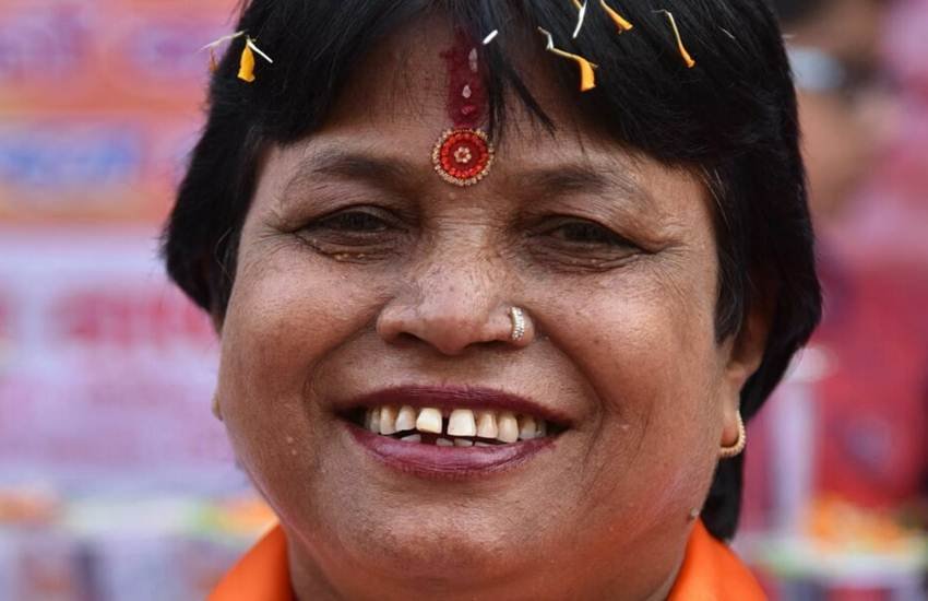 Shakuntala Bharati, Ex BJP Mayor, Aligarh, Warning, Cops, Police Station, Complaint, Vehicle, Load, Beef, Catch, Suspicion, Cow Meat, Video, Meat Transportaion, Aligarh News, UP News, State News, Trending News, India News, National News, Hindi News