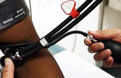 High Blood Pressure वालों को खूब खाने चाहिए फल और सब्जियां, ऐसे बनाएं आदत