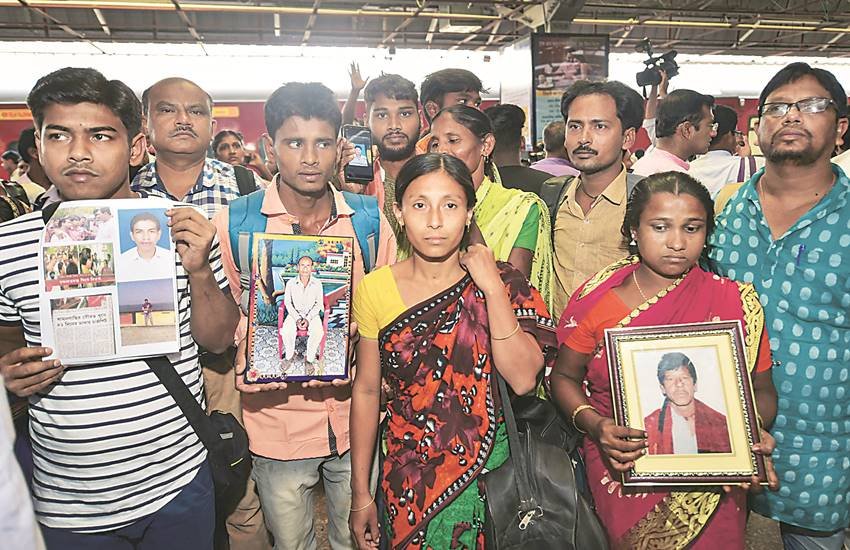 नई दिल्ली पहुंचे बंगाल में हिंसा के शिकार राजनीतिक कार्यकर्ताओं के परिजन।