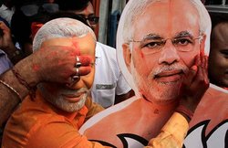 Lok Sabha Election 2019: पीएम मोदी का तंज- यहां चल रही 2.5 मुख्यमंत्रियों की सरकार, अफसर हैरान, किसका मानें फरमान