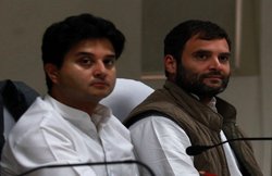 राहुल गांधी के पक्के दोस्त हैं ज्योतिरादित्य सिंधिया ; 12 साल की उम्र में जबरन भेजे गए थे दून स्कूल
