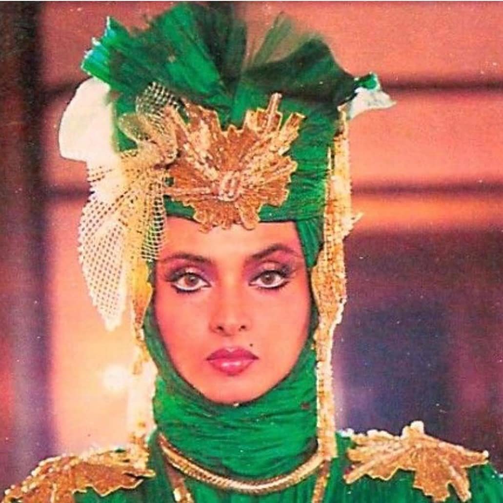 Rekha photos, Rekha hot photos, Rekha weird style, Rekha news, Rekha met gala, Rekha priyanka chopra