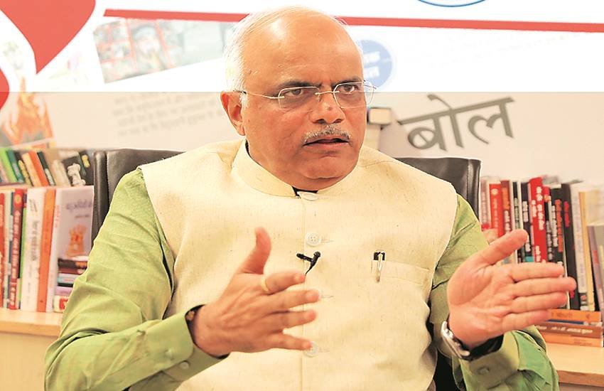 बारादरी की बैठक में विनय सहस्रबुद्धे। सभी फोटो : आरुष चोपड़ा