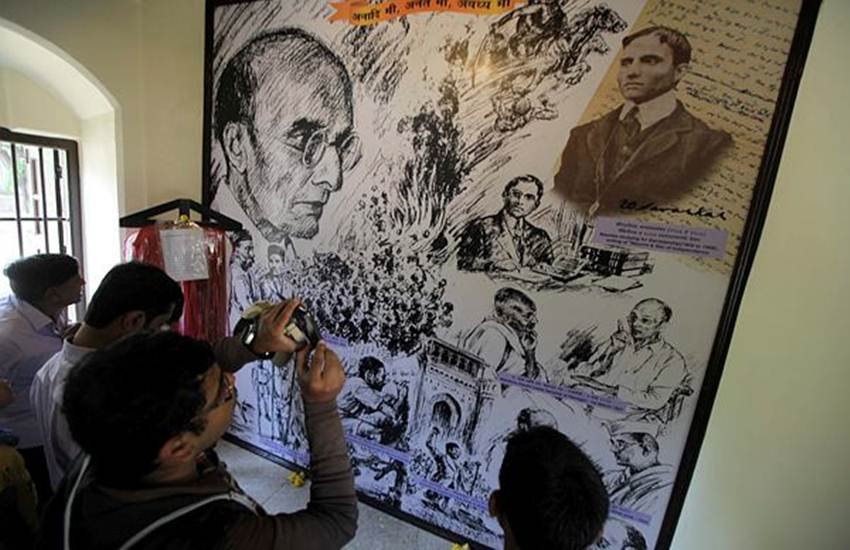विनायक दामोदर सावरकर की 133वीं जन्मजयंती मनाई जा रही है। (फाइल फोटो सोर्स: एक्सप्रेस आर्काइव) 