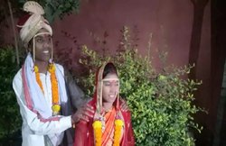 पासी लड़की ने की लोहार से शादी तो दोनों को पेट्रोल डालकर जला डाला, कोख में दो महीने के बच्चे सहित मौत