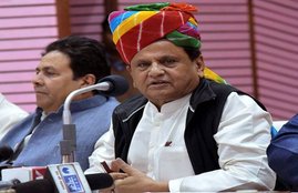 lok sabha, lok sabha election, lok sabha election 2019, lok sabha election 2019 schedule, lok sabha election date, lok sabha election 2019 date, लोकसभा चुनाव, लोकसभा चुनाव 2019, chunav, lok sabha chunav, lok sabha chunav 2019 dates, lok sabha news, election 2019, election 2019 news, Hindi news, news in Hindi, latest news, today news in Hindi, Congress leader, Ahmed Patel, Rajiv Gandhi, VP Singh government