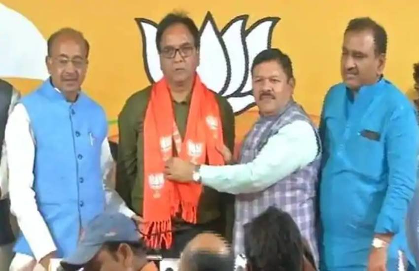 अनिल बाजपेयी भाजपा के राष्ट्रीय उपाध्यक्ष और दिल्ली के प्रभारी श्याम जाजू तथा केंद्रीय मंत्री विजय गोयल की मौजूदगी में यहां दिल्ली इकाई के कार्यालय में पार्टी में शामिल हुए।