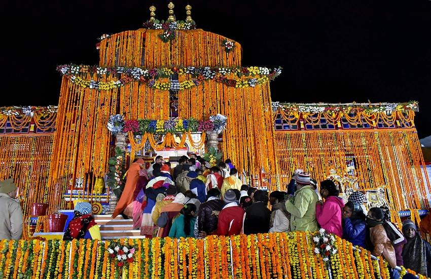 Uttarakhand, States and union territories of India, Hindu temples, Vishnu temples, Tourism in Uttarakhand, Chamoli district, Vaishnavism, Hindu pilgrimage sites in India, Badrinath Temple, Badrinath, Garhwal Himalaya, Garhwal, Badri (Vishnu), Badrinath"