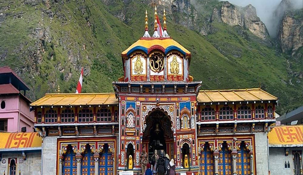 Uttarakhand, States and union territories of India, Hindu temples, Vishnu temples, Tourism in Uttarakhand, Chamoli district, Vaishnavism, Hindu pilgrimage sites in India, Badrinath Temple, Badrinath, Garhwal Himalaya, Garhwal, Badri (Vishnu), Badrinath"