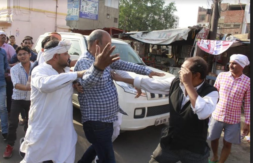 प्रियंका गांधी के रोड से पहले हंगामा
फोटो सोर्स- स्थानीय प्रियंका गांधी के रोड से पहले हंगामा
फोटो सोर्स- स्थानीय