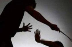 Bhopal: नौकरी के नाम पर तंग करता था मनचला, युवती ने मिलने बुलाया और कर दी बेल्ट से धुनाई, वीडियो वायरल