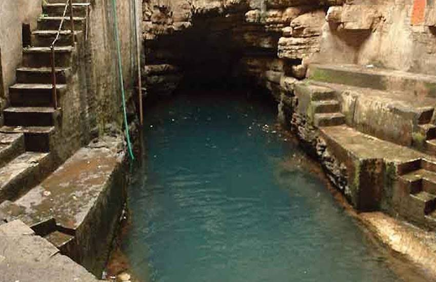 भीम कुंड। 