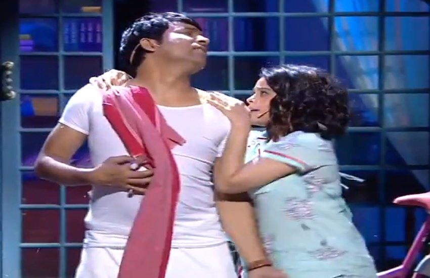 इस समय द कपिल शर्मा शो की टीआरपी काफी अच्छी आ रही है। इस समय द कपिल शर्मा शो की टीआरपी काफी अच्छी आ रही है।