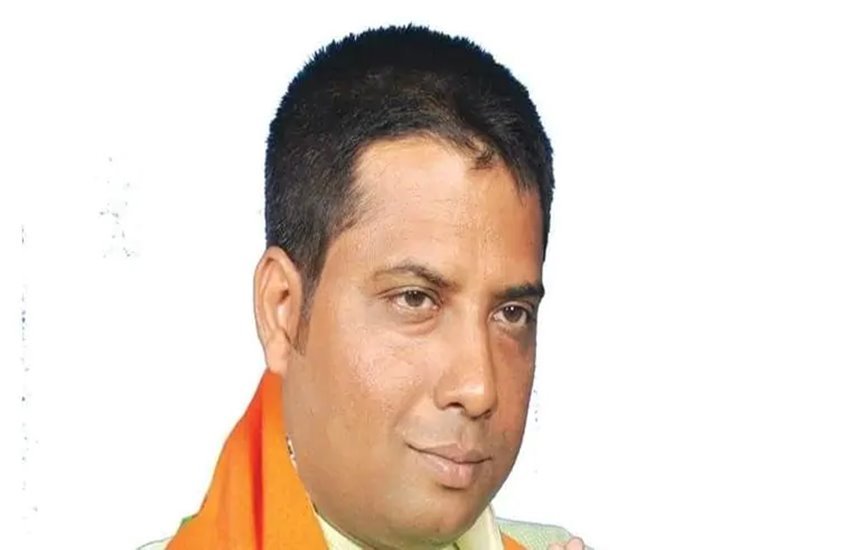 पश्चिम बंगाल की डायमंड हार्बर लोकसभा सीट से बीजेपी उम्मीदवार नीलांजन रॉय 
फोटो सोर्स- इंडियन एक्सप्रेस  पश्चिम बंगाल की डायमंड हार्बर लोकसभा सीट से बीजेपी उम्मीदवार नीलांजन रॉय 
फोटो सोर्स- इंडियन एक्सप्रेस