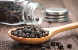 बेहद गुणकारी काली मिर्च के होते हैं कुछ नुकसान भी, हो सकती हैं ये समस्याएं