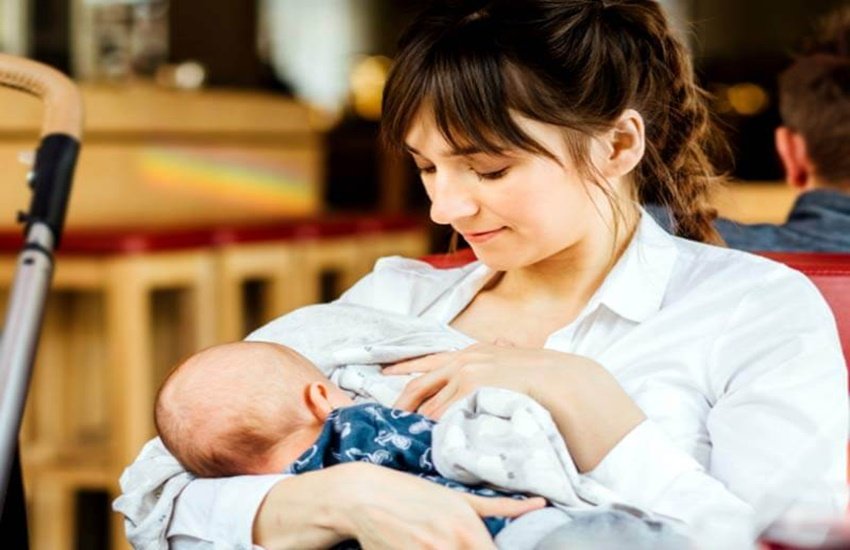 ब्रेस्टफीडिंग के दौरान ना खाएं ये फूड्स (Source: Dreamstime)