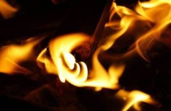 कार में खींचा और कपड़े उतार जला दिया प्राइवेट पार्ट, बदमाशों ने वीडियो कर दिया वायरल