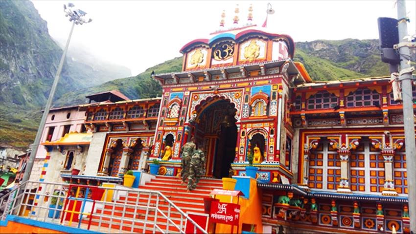 Uttarakhand, States and union territories of India, Hindu temples, Vishnu temples, Tourism in Uttarakhand, Chamoli district, Vaishnavism, Hindu pilgrimage sites in India, Badrinath Temple, Badrinath, Garhwal Himalaya, Garhwal, Badri (Vishnu), Badrinath"