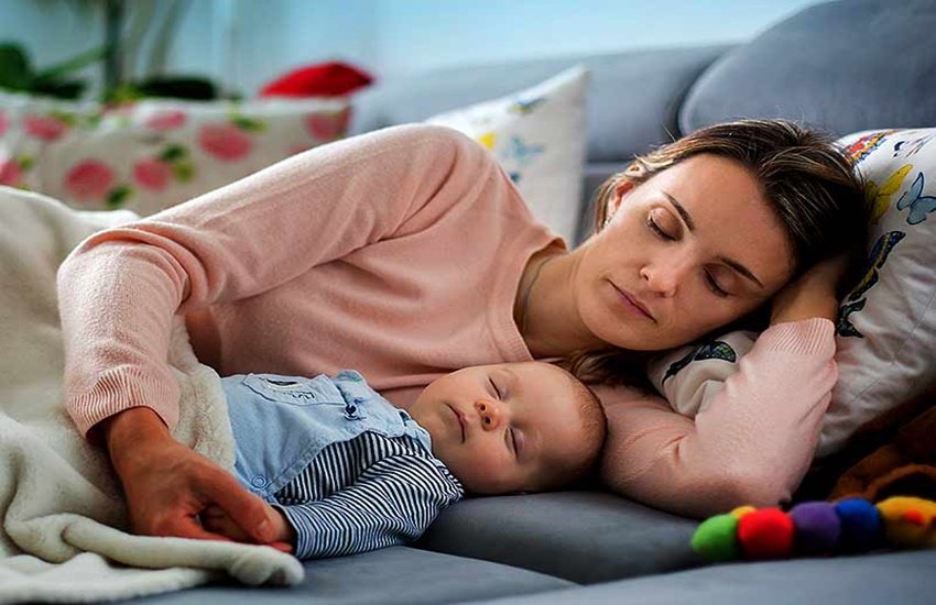 डिलीवरी के बाद कैसे खुद को हेल्दी रखें (Source: Dreamstime)