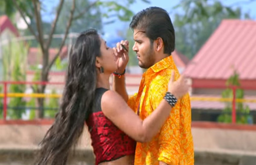 कल्लू और गार्गी पंडित ने अवारा बालम में साथ काम किए थए। कल्लू और गार्गी पंडित ने अवारा बालम में साथ काम किए थए।