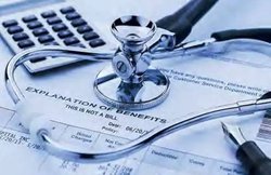 जरूरी है हेल्थ इंश्योरेंस, लेकिन लेते वक्त रखें इन जरूरी बातों का ध्यान