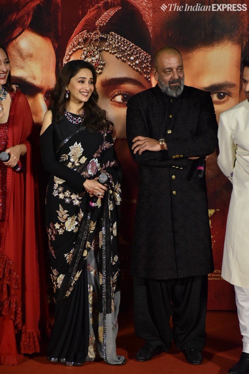 jansatta photo gallery, jansatta photos, madhuri dixit, madhuri dixit birthday looks, madhuri dixit latest photos, madhuri dixit fashion, madhuri dixit smile, madhuri dixit saris, madhuri dixit ethnic saris