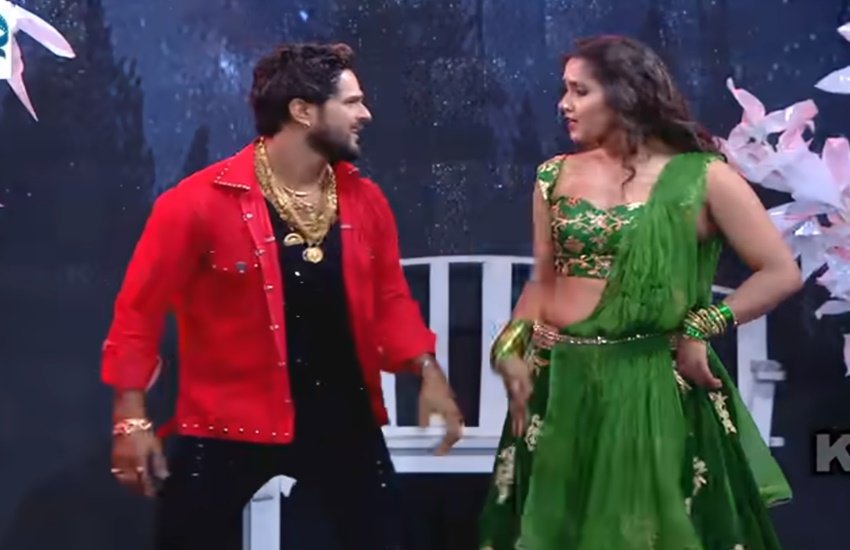 खेसारी लाल यादव की फिल्म 'कुली नंबर 1 ईद पर रिलीज होने वाली है। (फोटो सोर्स-वीडियो स्नैप शॉट) खेसारी लाल यादव की फिल्म 'कुली नंबर 1 ईद पर रिलीज होने वाली है। (फोटो सोर्स-वीडियो स्नैप शॉट)