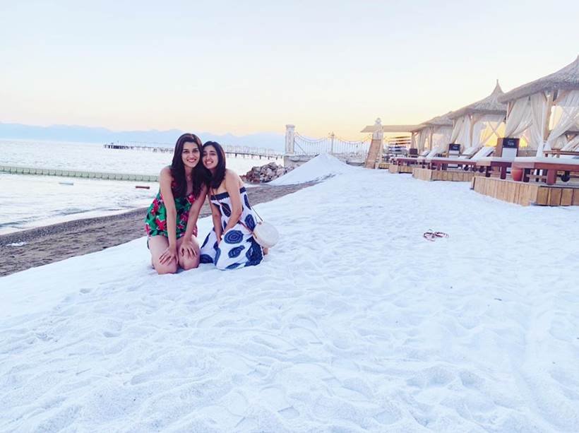 kriti sanon, kriti sanon vacation, kriti sanon turkey photos, kriti sanon turkey vacation, kriti sanon holiday, kriti sanon photos, kriti sanon latest photos, kriti sanon news