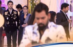 Kumkum Bhagya Show: जब 7 सालों बाद टकराये अभि-प्रज्ञा, नहीं हटा पाएं दोनों एक-दूसरे से निगाहें, वीडियो वायरल